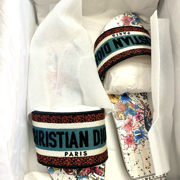 Authentic DIOR Sandals - Picture 4 of 8